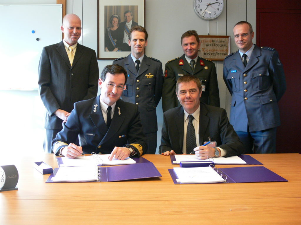 22 Netherlands RNLAF Contract Signing 2008 1024X768